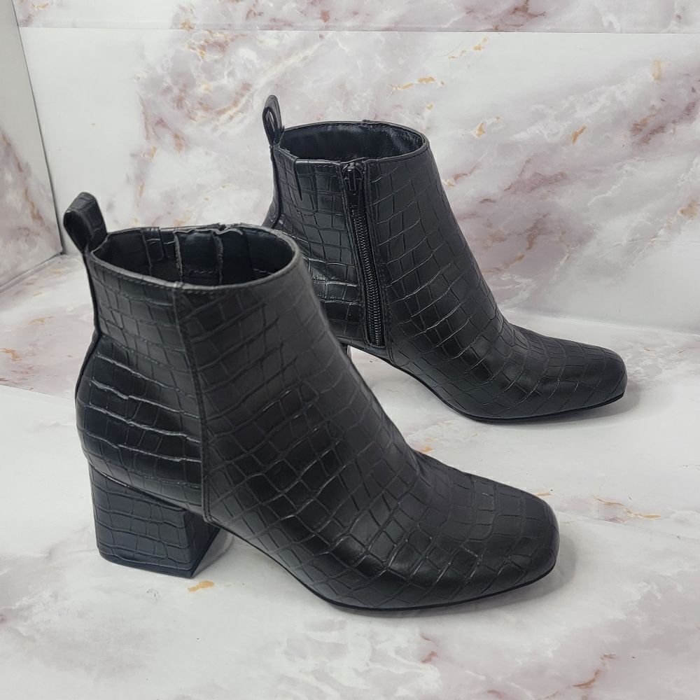 WOMEN'S Time and Tru Black Snake Skin Size 6 - Picture 9 of 11